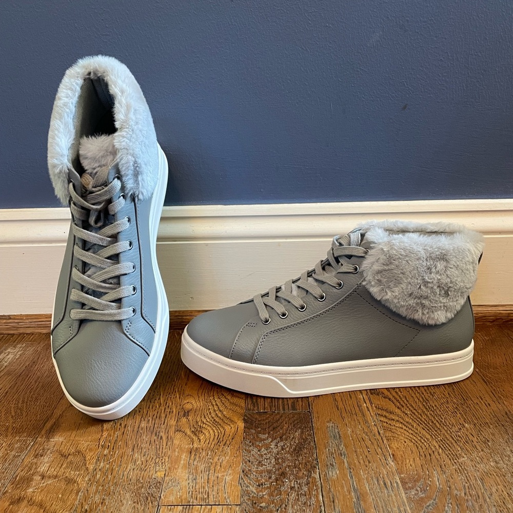 NEW Koolaburra by UGG women’s fuzzy boots, size 10 lace up gray grey lea…